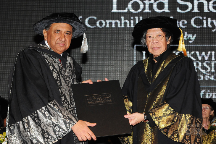 lord_sheikhs_honorary_doctorate_presentation003[1]