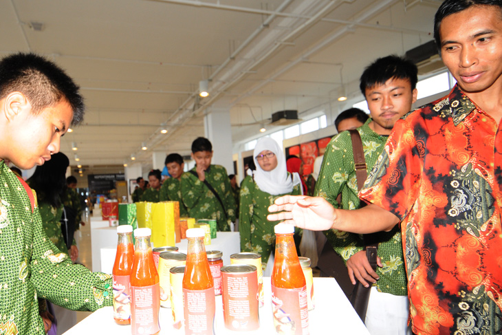 indonesian_school_meets_university_of_innovation007[1]