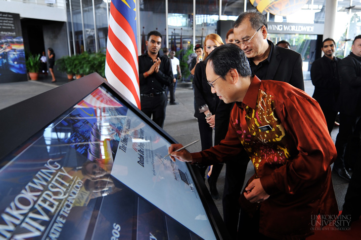 skills_development_department_visits_limkokwing003[1]