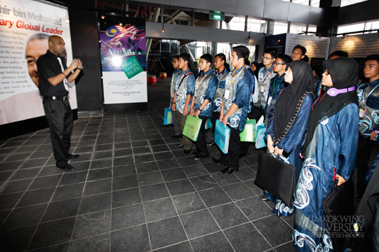 smk_mrsm_terendak_melaka_visits_university_of_innovation004[1]