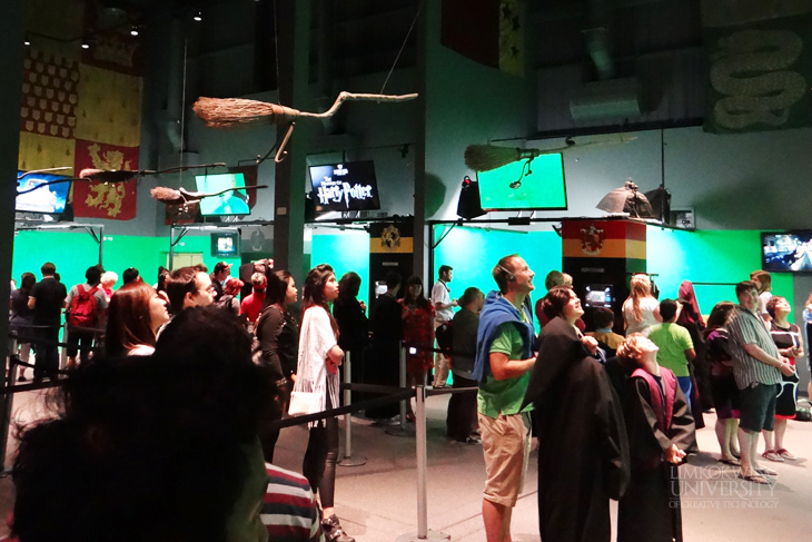 Global_Classroom_students_get_an_insight_into_how_Warner_Brothers_Studios_brought_the_world_of_Harry_Potter_to_life.008