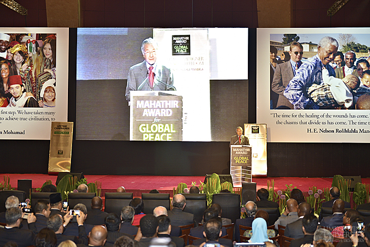 050_mahathir_award_global_peace