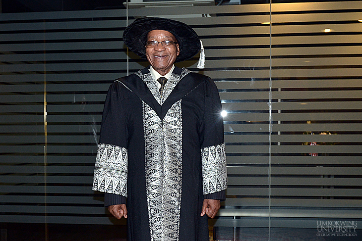 Jacob_Zuma_to_receive_an_honorary_doctorate_035