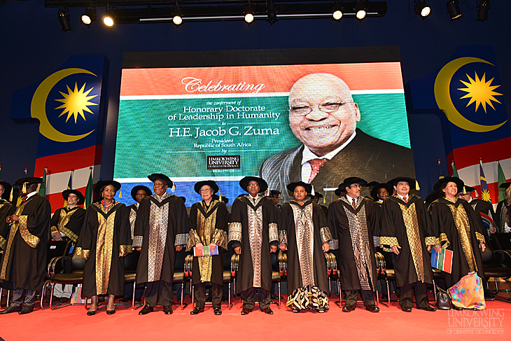 Jacob_Zuma_to_receive_an_honorary_doctorate_055