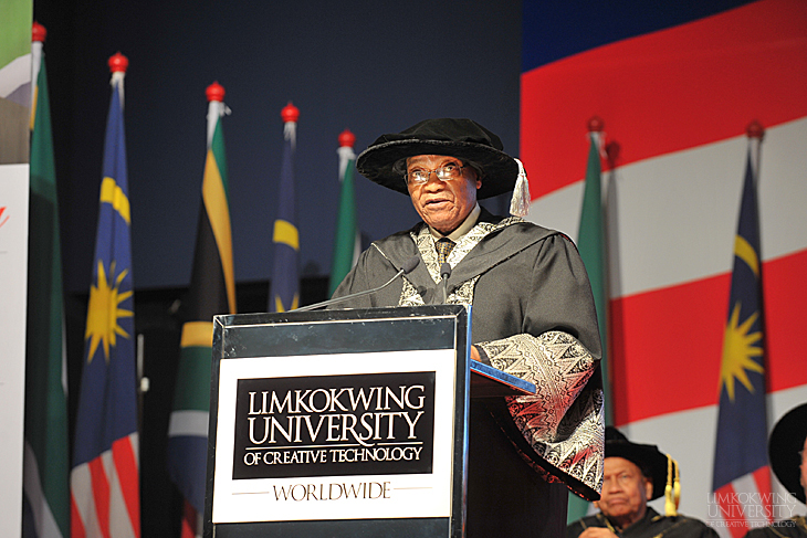 Jacob_Zuma_to_receive_an_honorary_doctorate_059