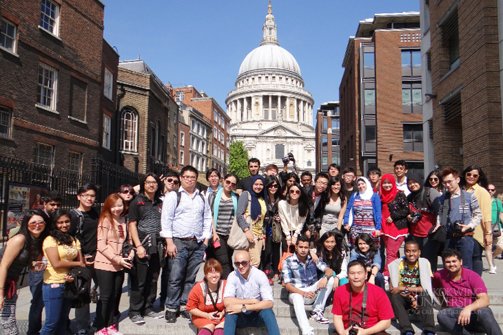 global_classroom_students_tour_london005