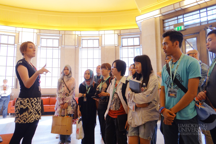 global_classroom_students_visit_bbc_headquarters005