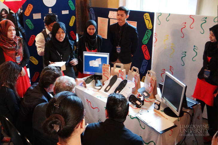 felda_students_exhibition_in_london008