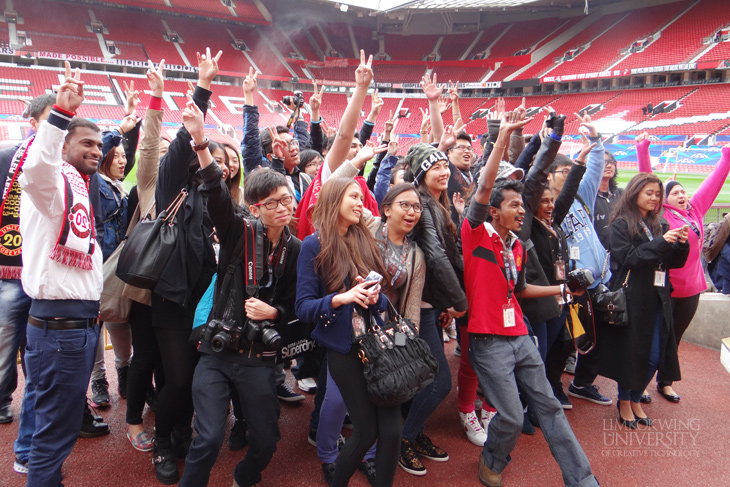 global_classroom_students_visit_manchester_stadium_museum007