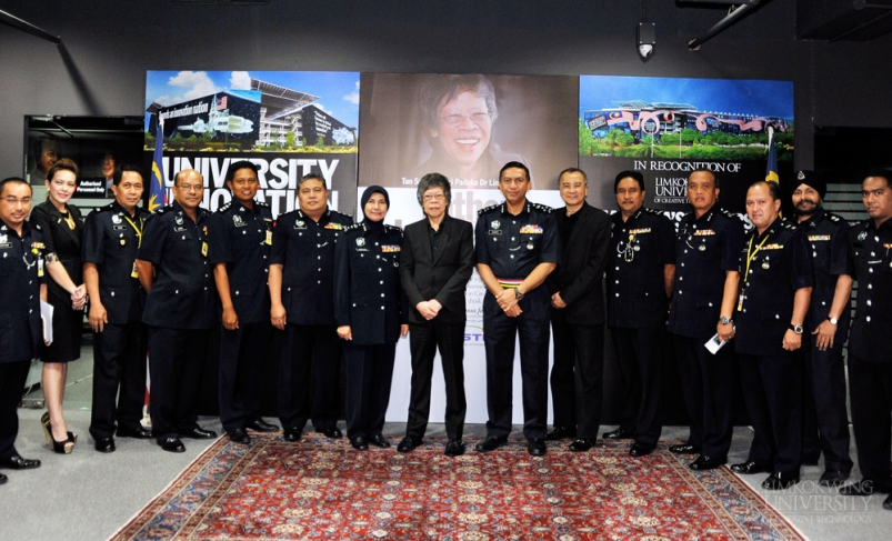 Director_Logistics_of_PDRM_YDH_CP_Dato_Pahlawan_Zulkifli_and_team_visit_Limkokw_ng_University_004