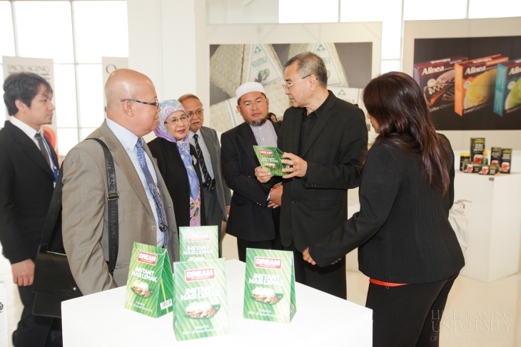 Kolej International Graduate Studies team at the Limkokwing University branding gallery.