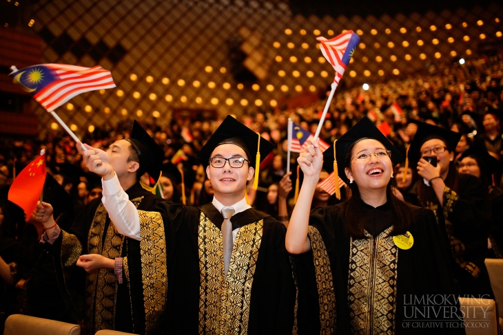 Over a thousand students graduates from Limkokwing University_016