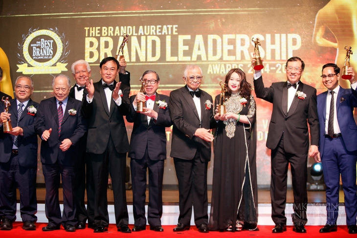 Founder and President of Limkokwing University receives BrandLaureate Branding Man of the Year Award_001