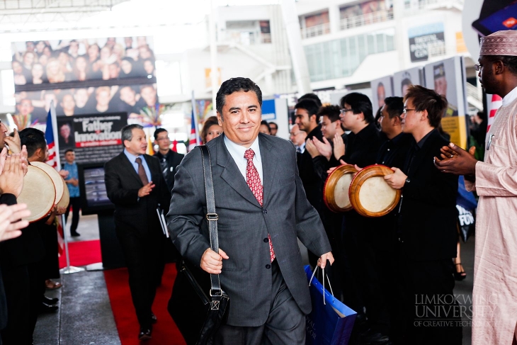 Mr. Jose E. Bustinza, Deputy Head Of Mission of Embassy of Peru in Malaysia, on the red carpet