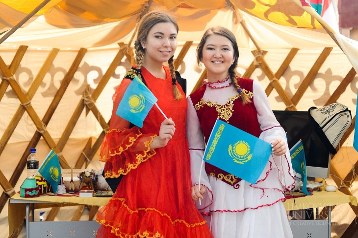 Limkokwing celebrates diversity at the Cultural Festival 2015_003