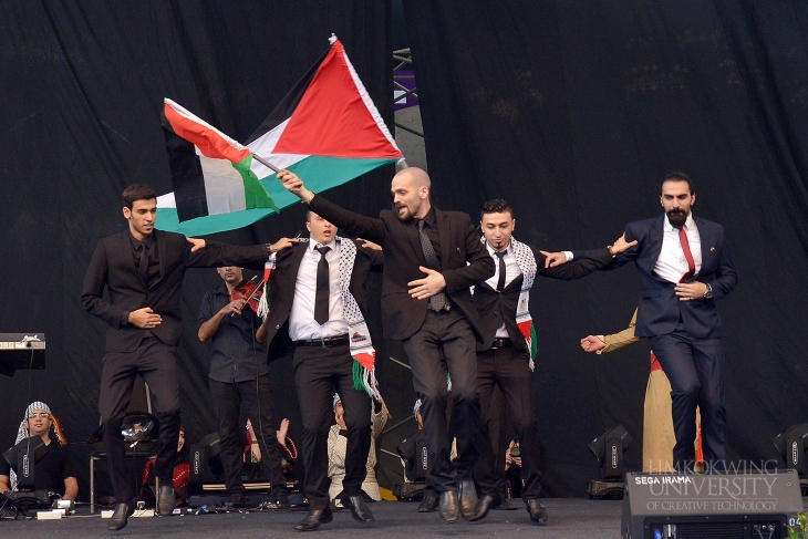 Limkokwing celebrates diversity at the Cultural Festival 2015_007