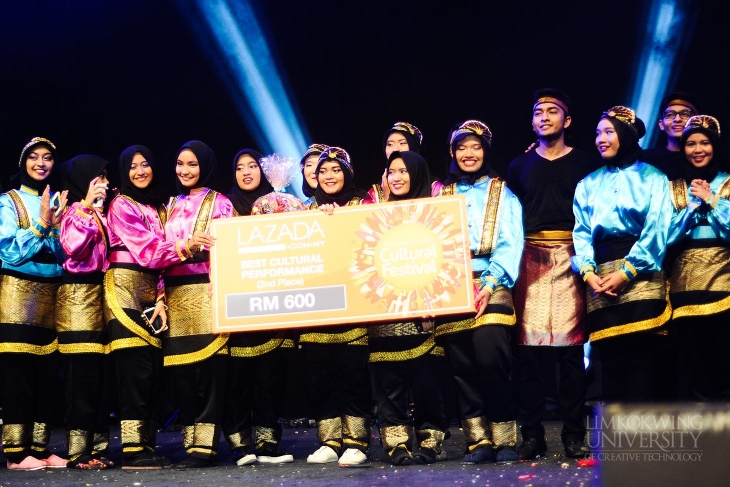 Limkokwing celebrates diversity at the Cultural Festival 2015_013