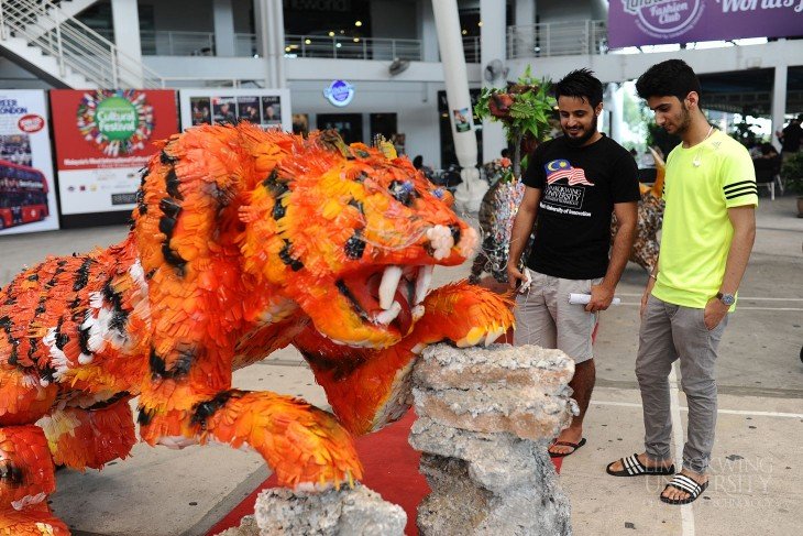 Limkokwing students sculpt Chinese Zodiac signs for EcoWorld_001