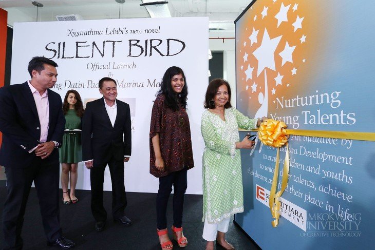 Marina Mahathir launches novel by Limkokwing’s animation student Xygarathma Lebibi_001