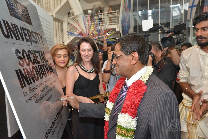 2nd Malaysia International Healthcare Innovation Conference and Exhibition at Limkokwing University_009