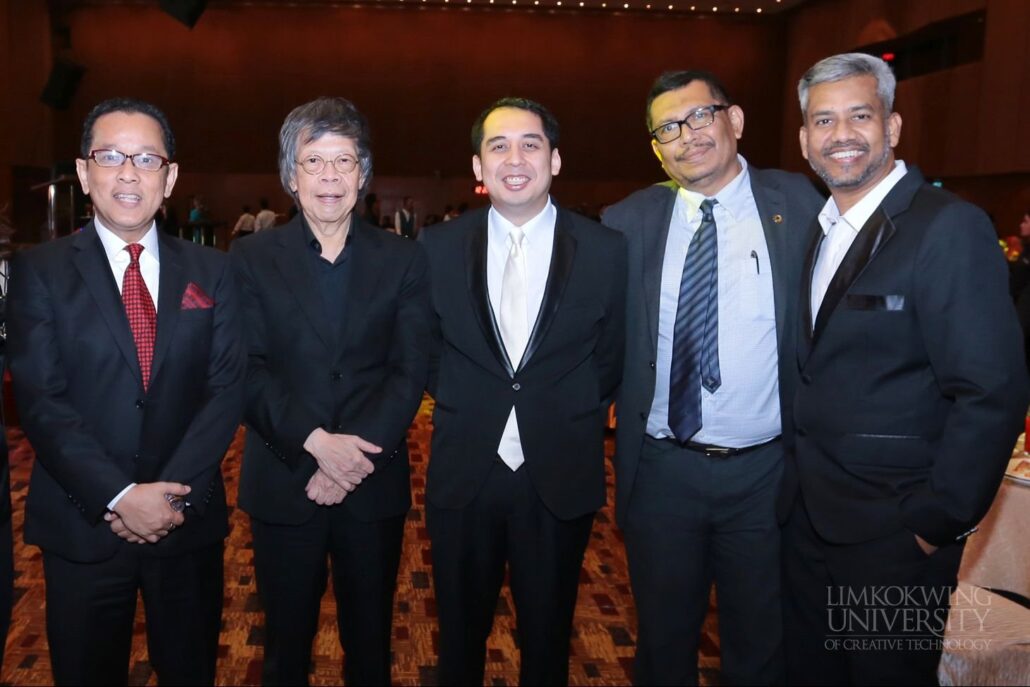 Founder and President of Limkokwing University receives Utusan’s Lifetime Achievement Award_002