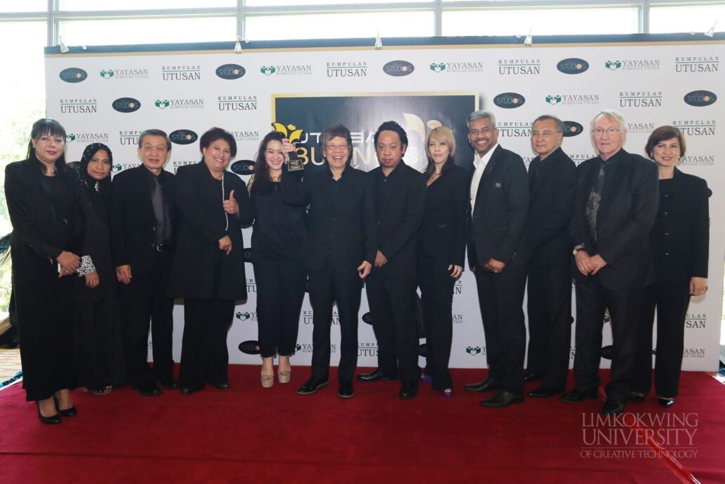 Founder and President of Limkokwing University receives Utusan’s Lifetime Achievement Award_003