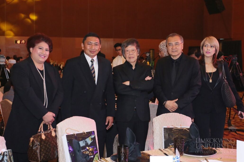 Founder and President of Limkokwing University receives Utusan’s Lifetime Achievement Award_005