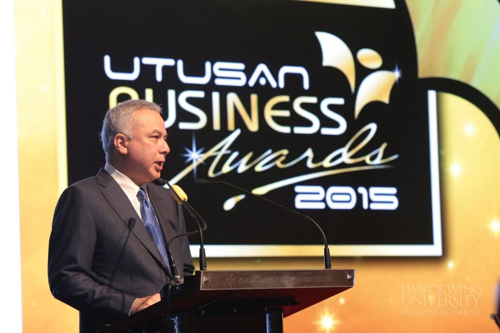 Founder and President of Limkokwing University receives Utusan’s Lifetime Achievement Award_006