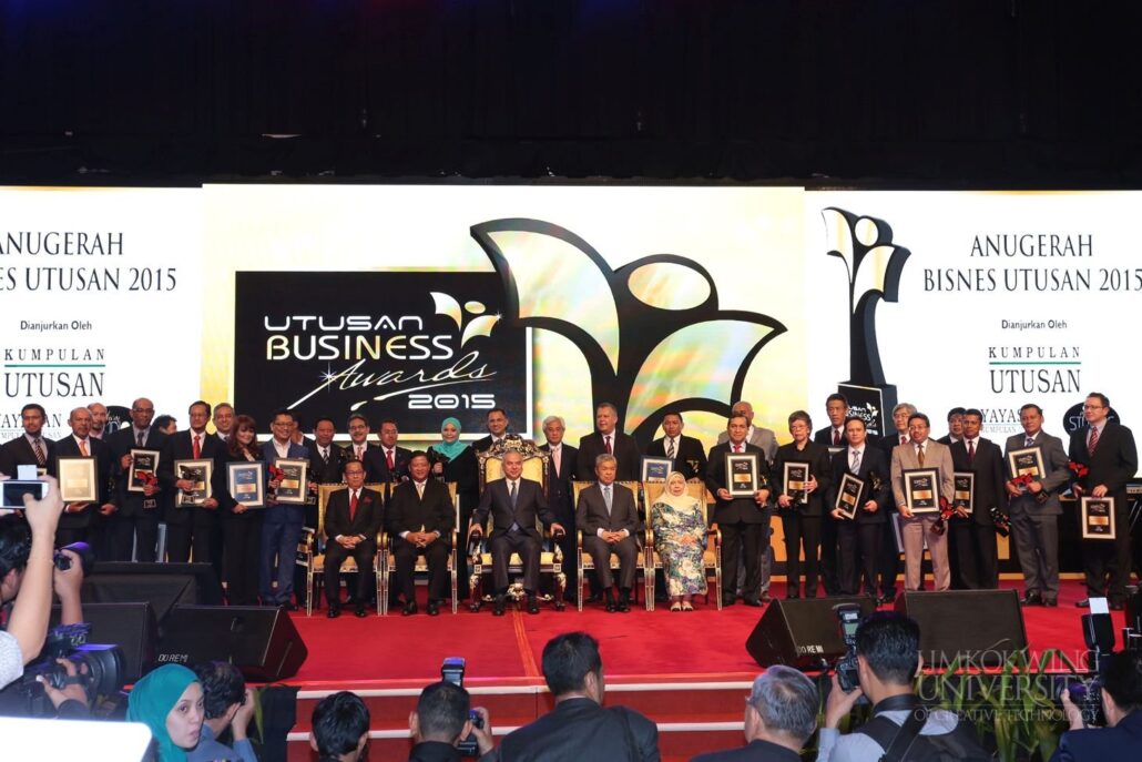 Founder and President of Limkokwing University receives Utusan’s Lifetime Achievement Award_009