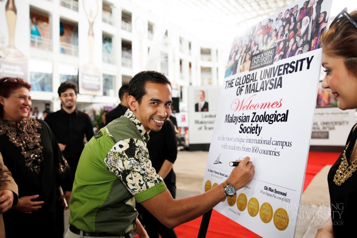 Zoo Negara explores collaboration opportunities with Limkokwing University_001