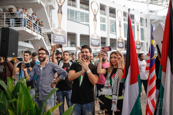 Palestinian students commemorate 40th Land Day_007