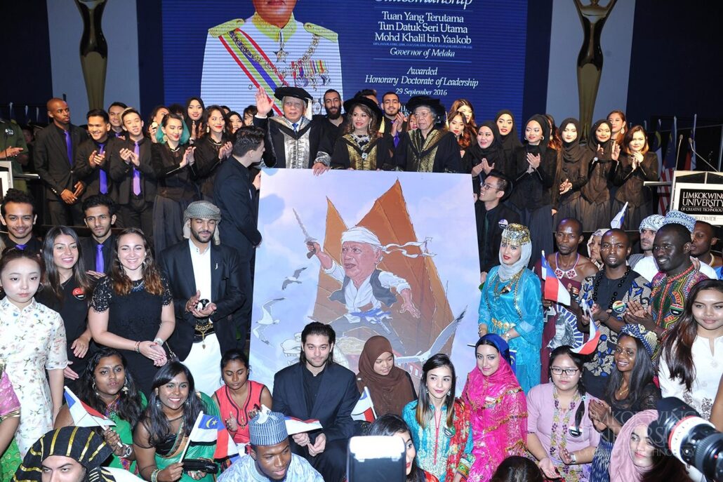 Governor of Melaka TYT Tun Datuk Seri Utama Mohd Khalil bin Yaakob receives Honorary Doctorate_018