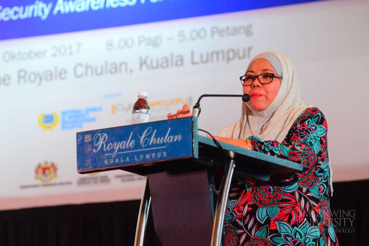 Alarming cybercrime trends in Malaysia revealed at #cyberSAFE Seminar 2017_010