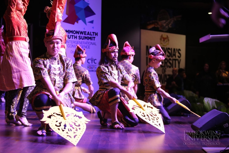 Tan Sri Dr. Lim Kok Wing receives Commonwealth Champions Award_019