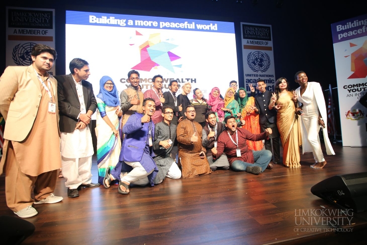 Tan Sri Dr. Lim Kok Wing receives Commonwealth Champions Award_022