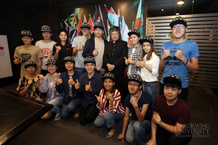 Hearing-impaired students from China pay tribute to Limkokwing University Founder_003