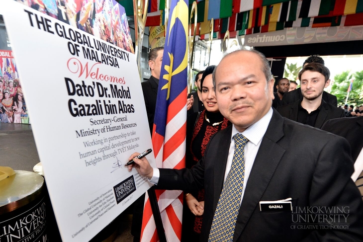 TVET Malaysia HR MinistrySecGen visits Limkokwing University_002