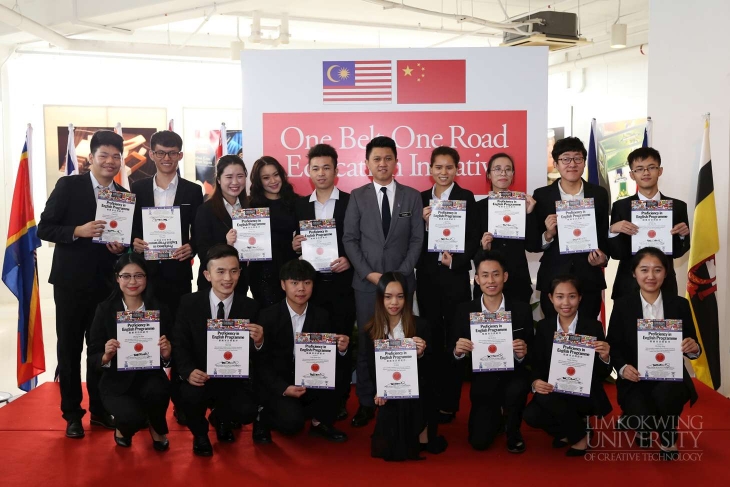 Limkokwing English International (LEI) bids farewell to first batch of hearing-impaired graduates from China_006