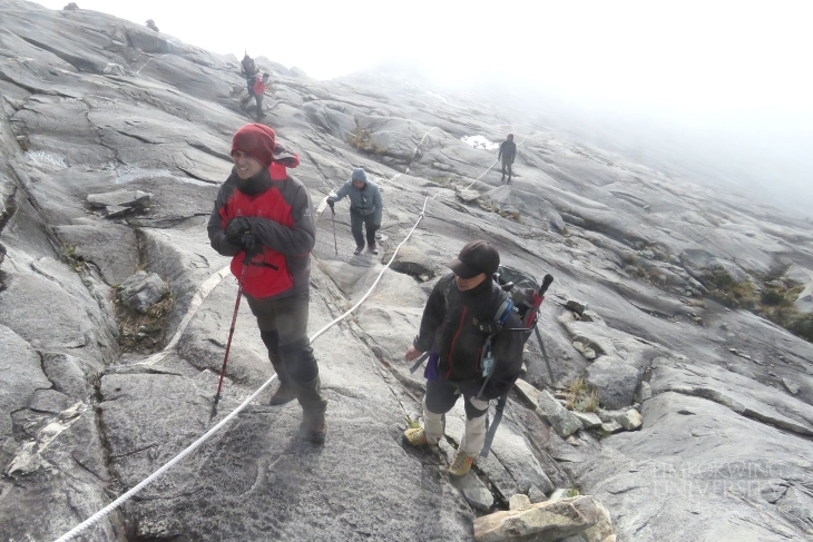 Limkokwing students create history in Mount Kinabalu conquest_004