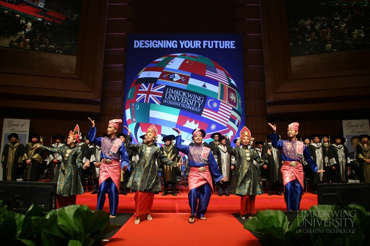 Arun Chaudhary receives an Honorary Doctorate in Entrepreneurship from Limkokwing University_006