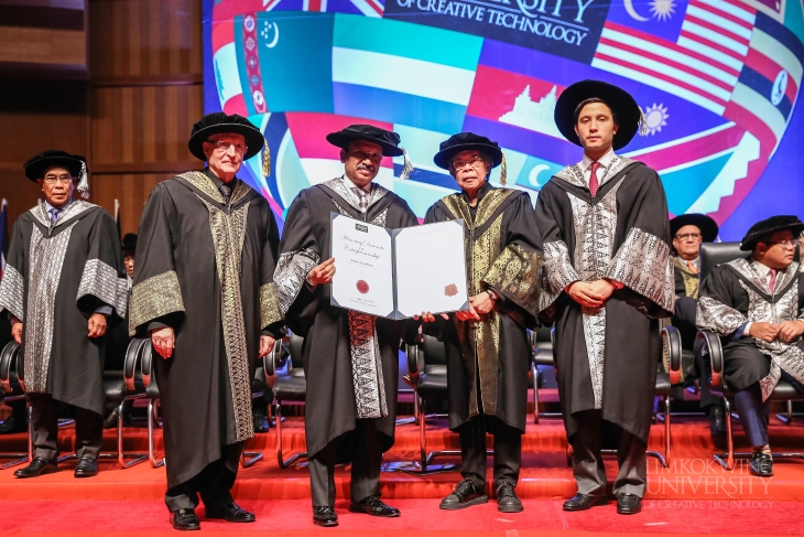 Arun Chaudhary receives an Honorary Doctorate in Entrepreneurship from Limkokwing University_008