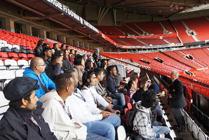 global_classroom_visits_manchester_united005[1]