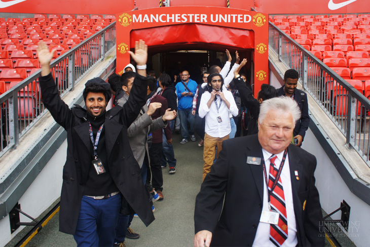 global_classroom_visits_manchester_united010[1]