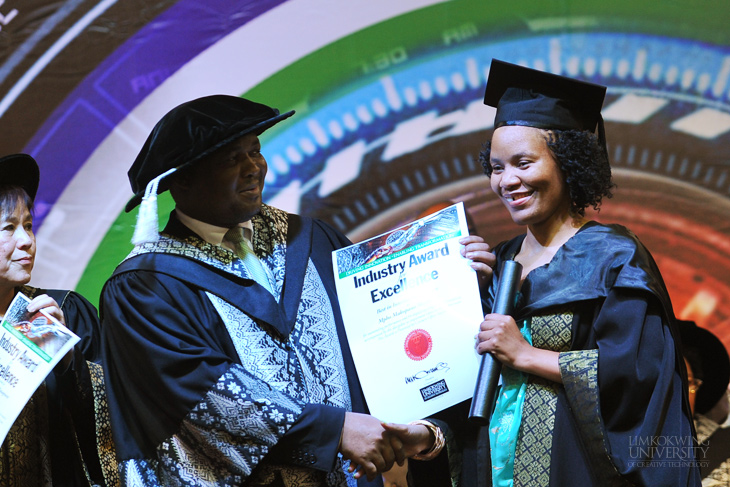 graduate_from_limkokwing_ (60)