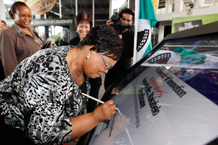 lesotho_minister_of_education_and_training_visits_limkokwing003[1]