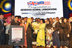 limkokwing_celebrates_felda_global_graduates003[1]