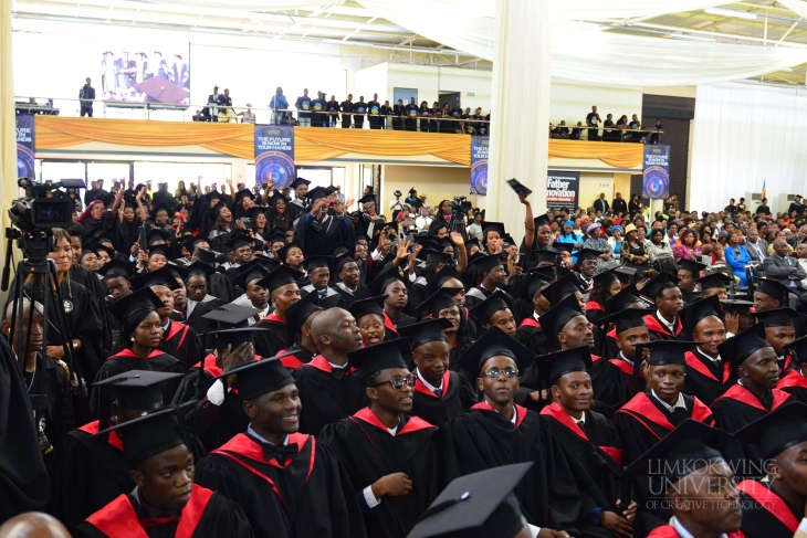 Limkokwing Swaziland presents scrolls to 675 Graduates_005