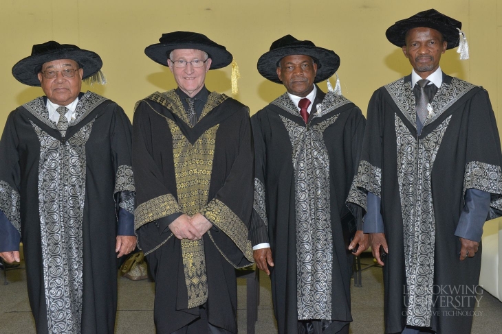 Limkokwing Swaziland presents scrolls to 675 Graduates_010