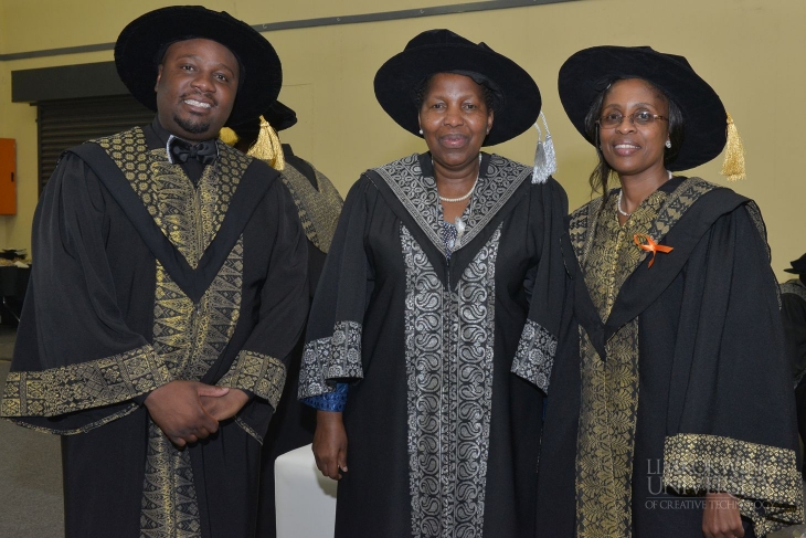 Limkokwing Swaziland presents scrolls to 675 Graduates_011