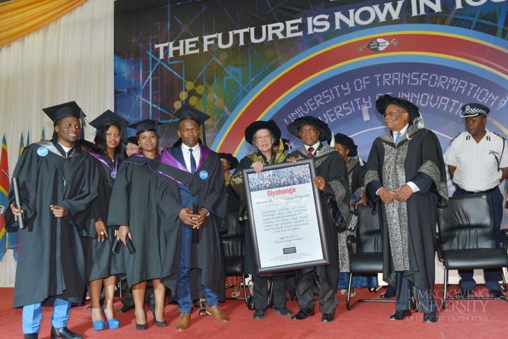 Limkokwing Swaziland presents scrolls to 675 Graduates_013